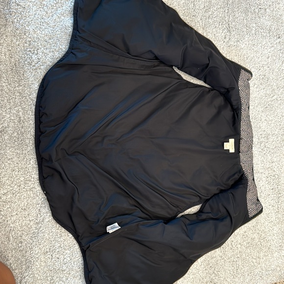 Women’s J Crew quilted down filled puffer vest - Picture 6 of 6